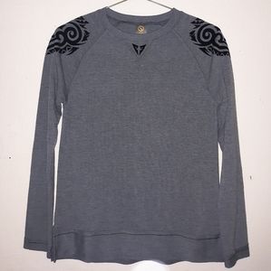 SHAPE 🖤 top with tribal design 🖤